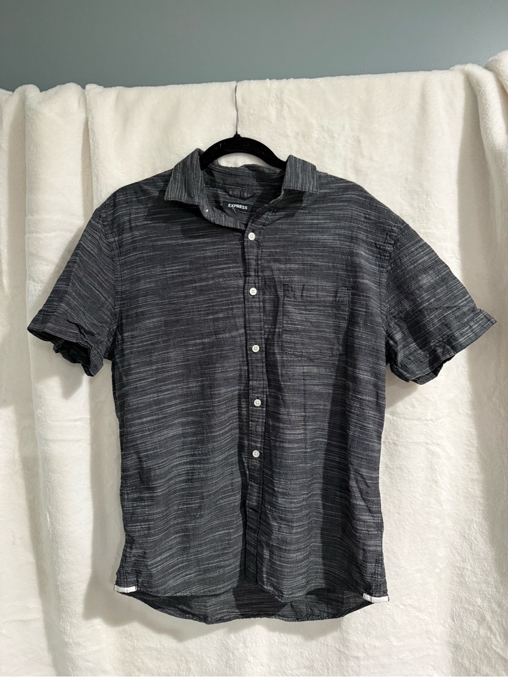Express Men’s Short Sleeve Button-Up Shirt - Charcoal/Heather